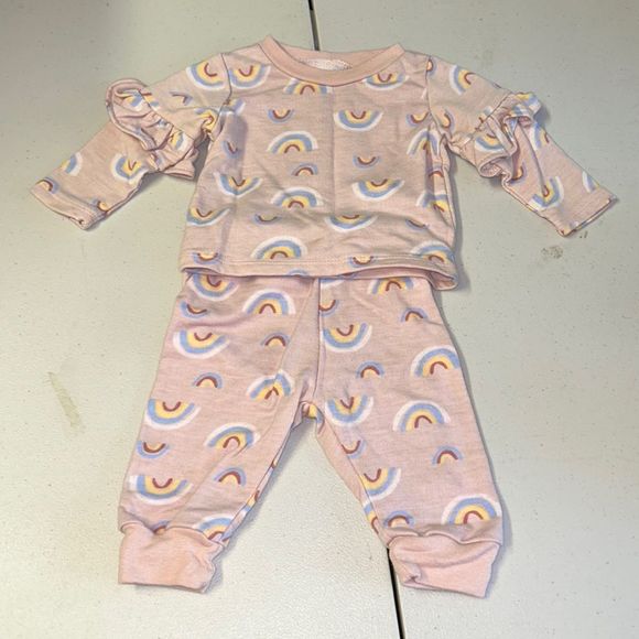 chick pea Other - Chick pea rainbow outfit